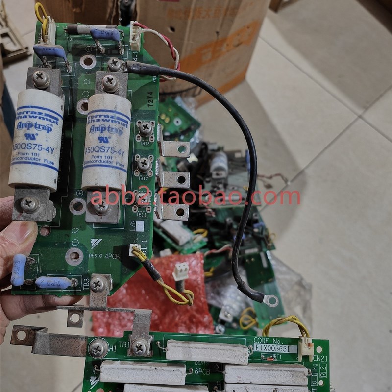 4PCB安川G7 15KW/11KW变频器电容板带保险丝A 50QS75-4Y两个若