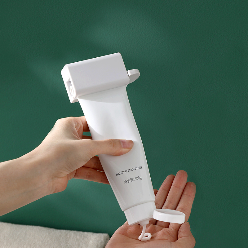 懒人挤牙膏神器壁挂式手动洗面奶挤压器小样牙膏置物收纳架按压夹