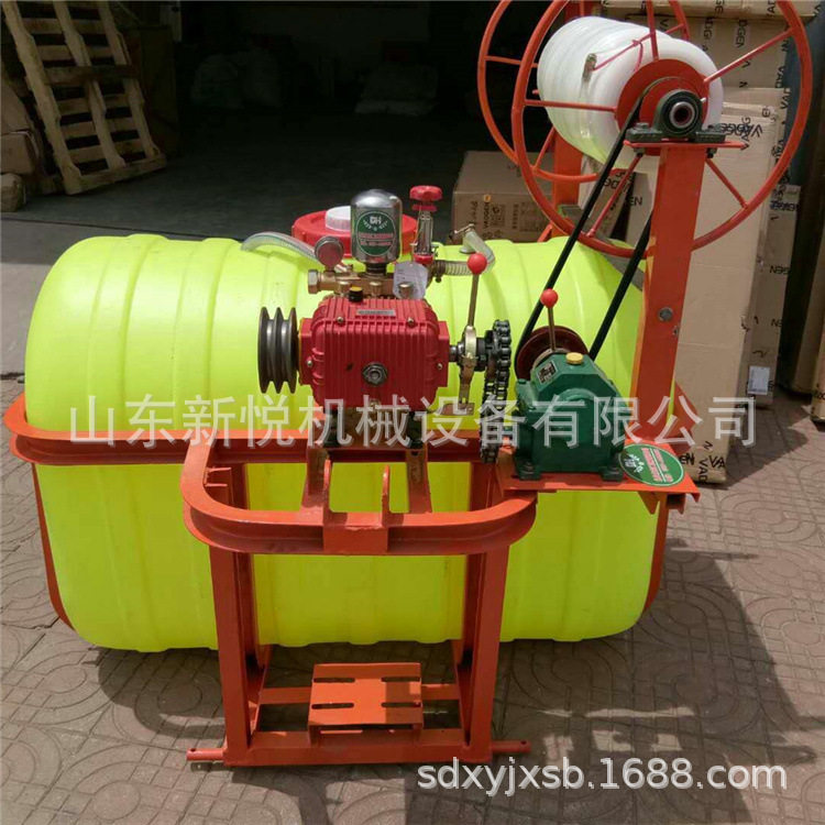 拖拉机后背式打药机 600斤药箱喷药机 三点悬挂式折叠喷杆打药机