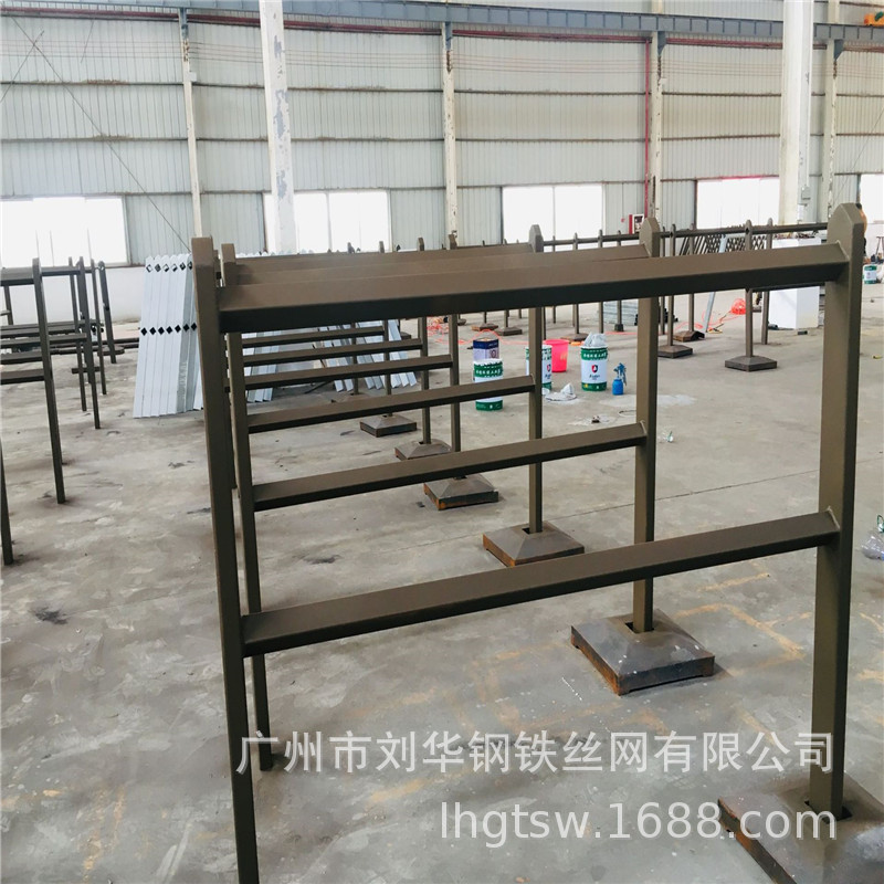 德式护栏 市政锌钢护栏 新型道路隔离护栏