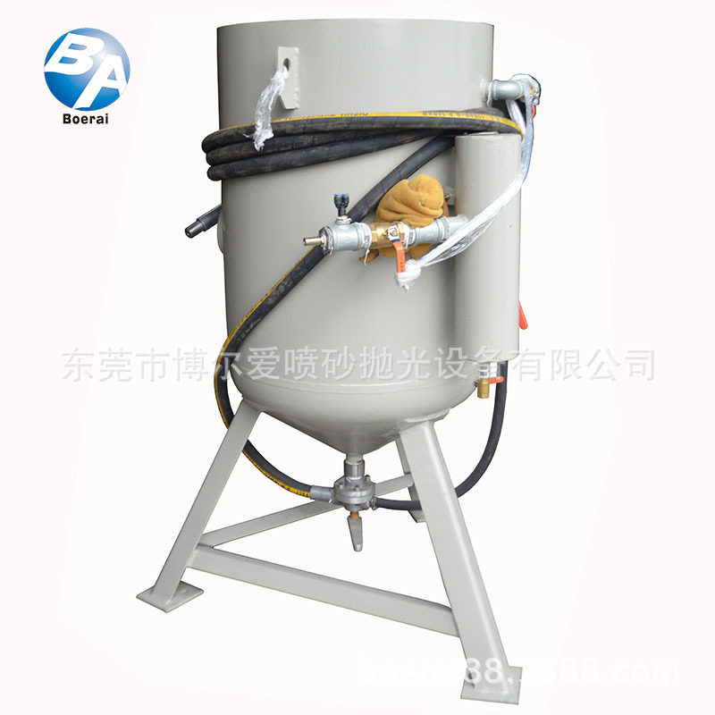 便携移动加压喷砂机高铁件除锈