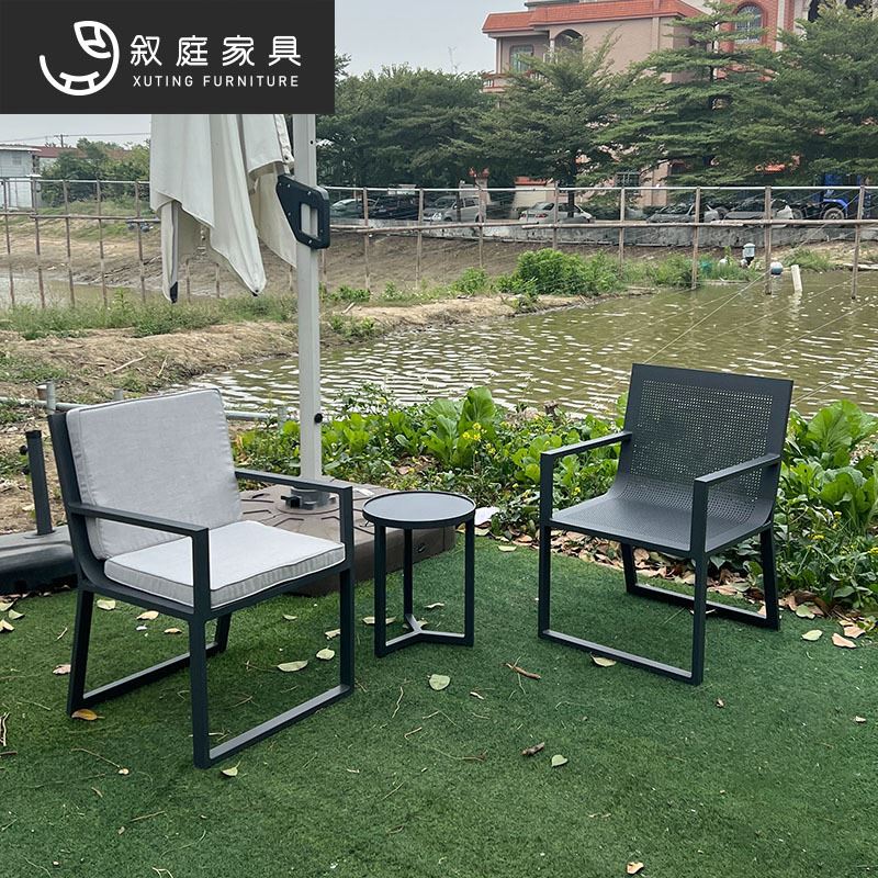 户外金属桌椅别墅庭院露天防水家具组合酒店民宿室外防腐家用桌椅
