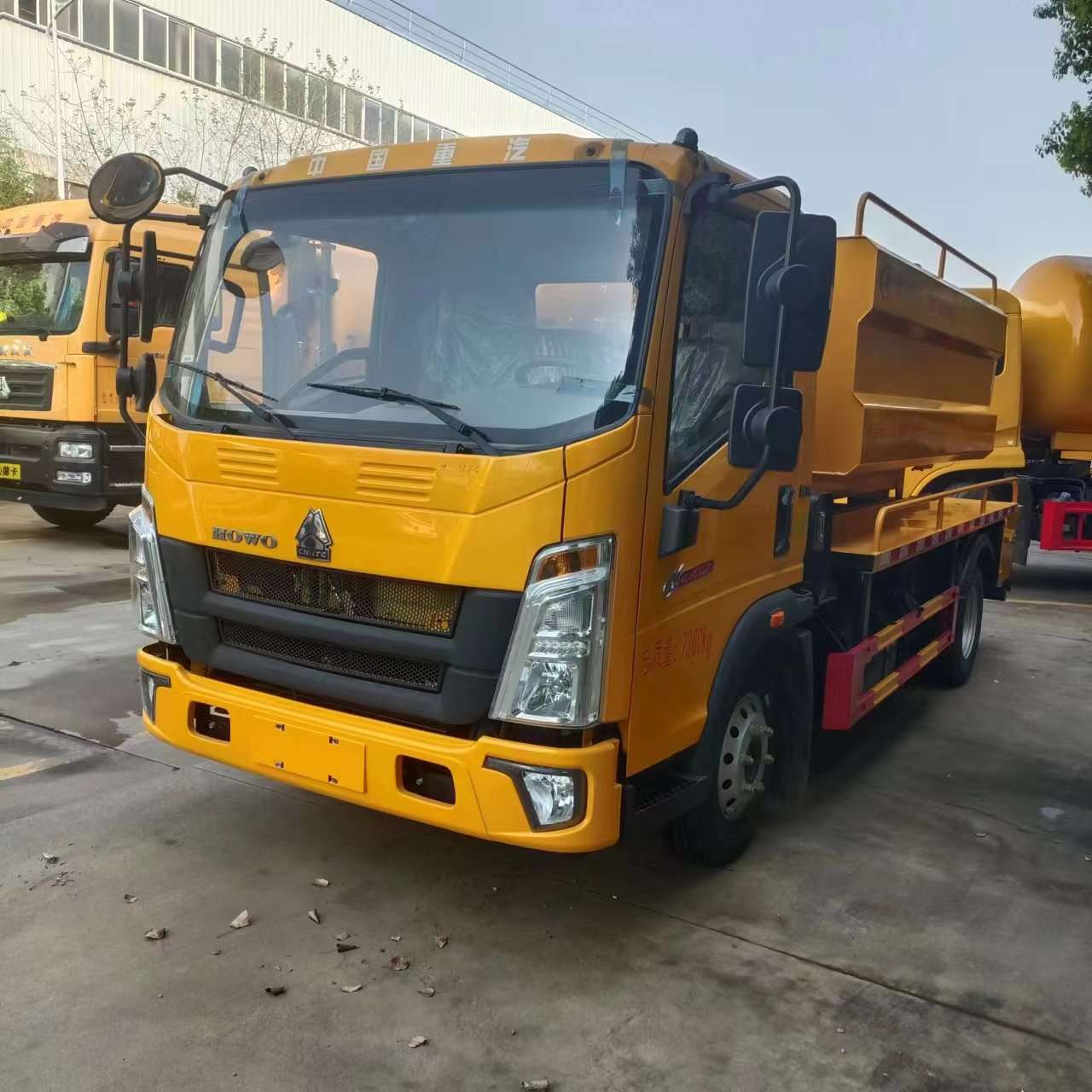 重汽豪沃蓝牌清洗吸污车吸粪车价格 程力6方蓝牌清洗吸污车包上户