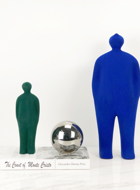 极速欧式现代简约蓝色绿色植绒人物摆件雕塑样板房售楼处书房软装