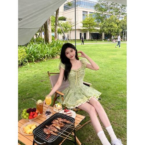 绿野仙踪 森系少女韩版小众蕾丝绿色裙子收腰显瘦蓬蓬裙子QD87775