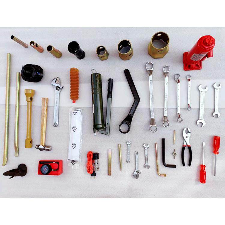 东风汽车配件EQ2082/240随车工具包汽车修理工具包