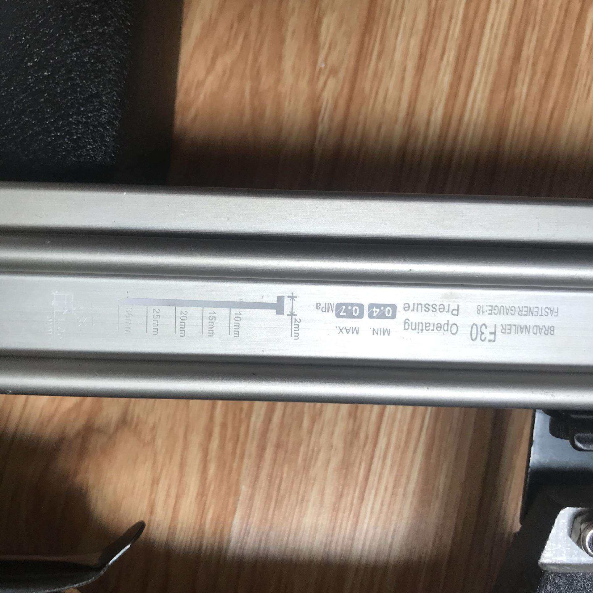 F30直钉枪工业级气动工具流行款气钉枪使用空压机工作