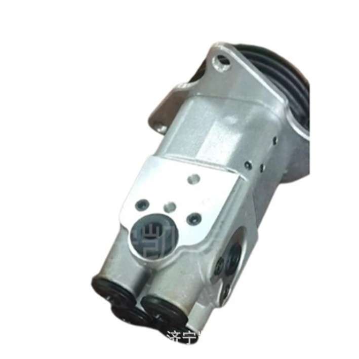 D65px-12推土机配件 先导阀702-16-01131制动带141-10-00020