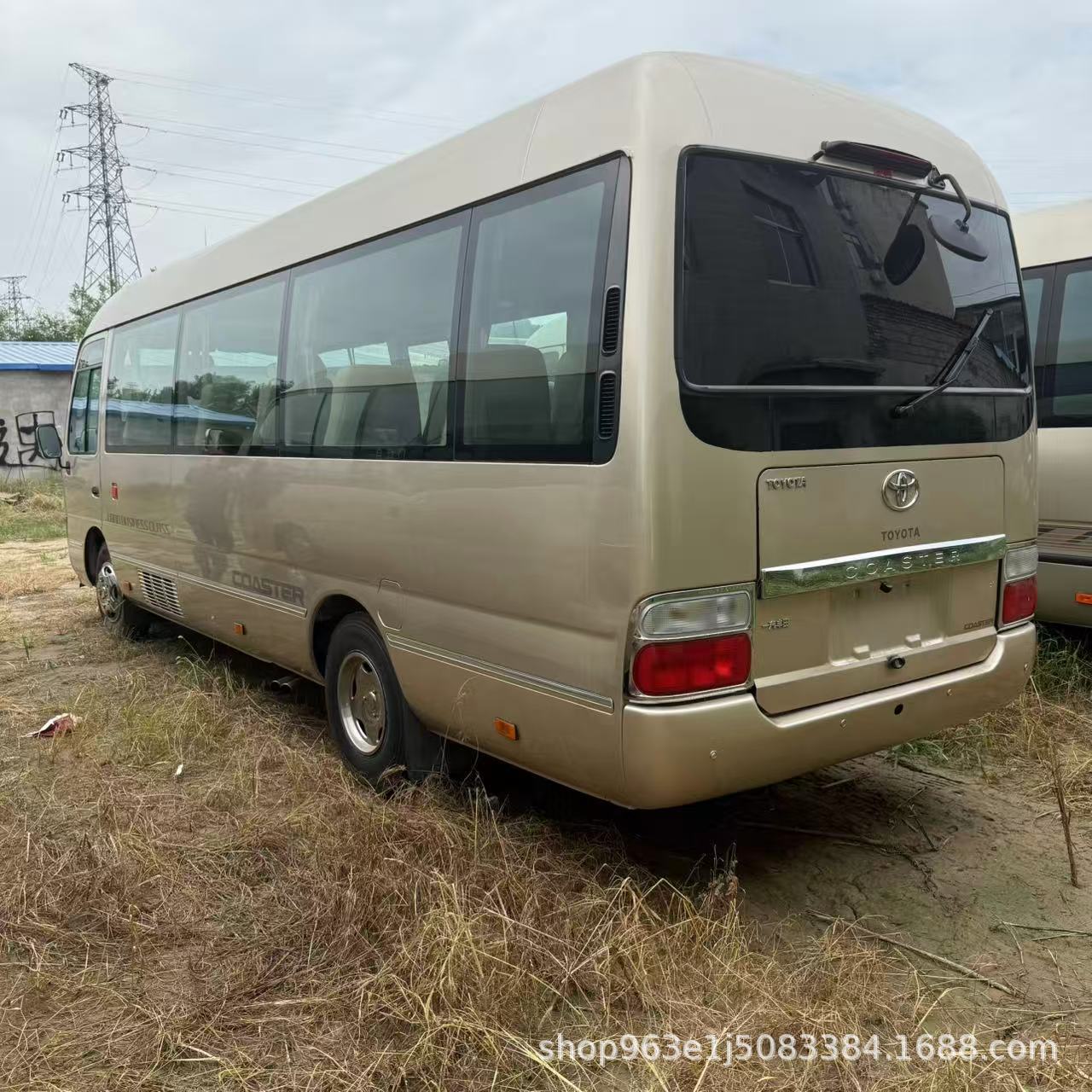 常年供应中小型客车丰田考斯特19座出口23座电动滑门豪华巴士