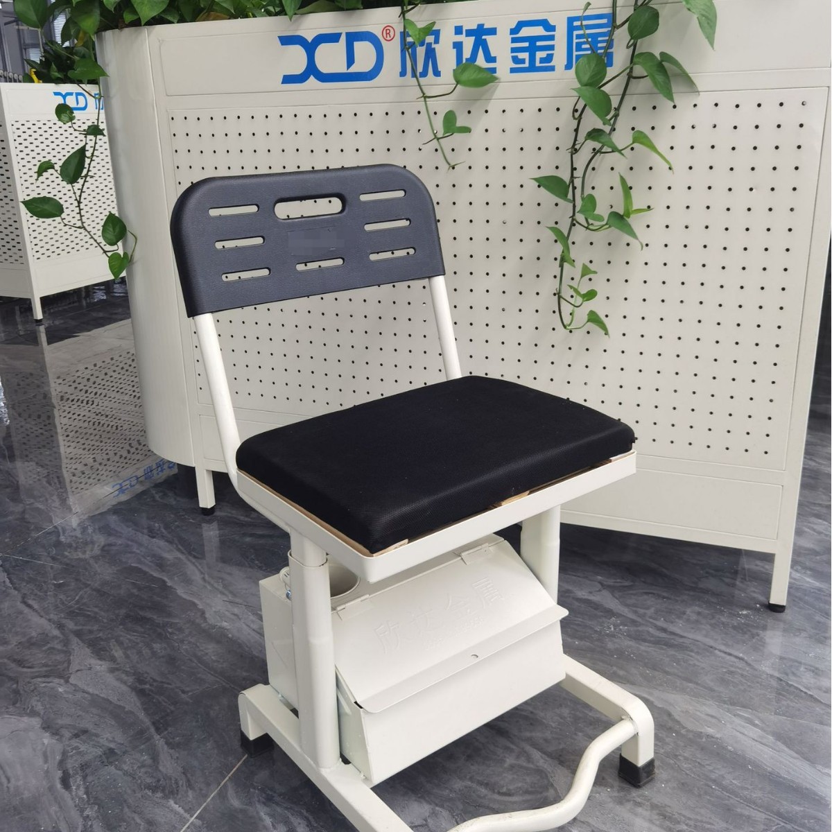 鞋服箱包企业车工凳员工凳两种椅面冬暖夏凉高度可调可360度旋转