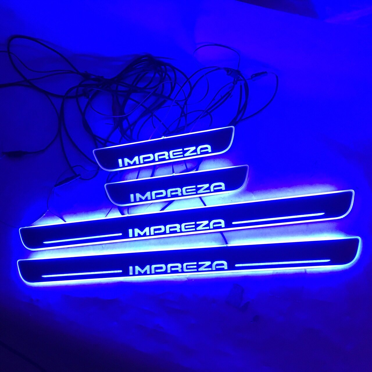 4片适用于斯巴鲁IMPREZA翼豹迎宾踏板带LED灯门槛条改装门坎