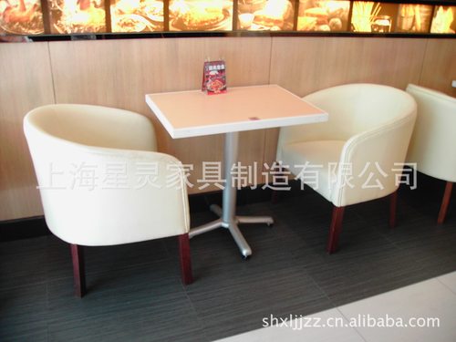厂家供应 四人餐桌 欧式实木餐桌  餐桌生产 欢迎订购
