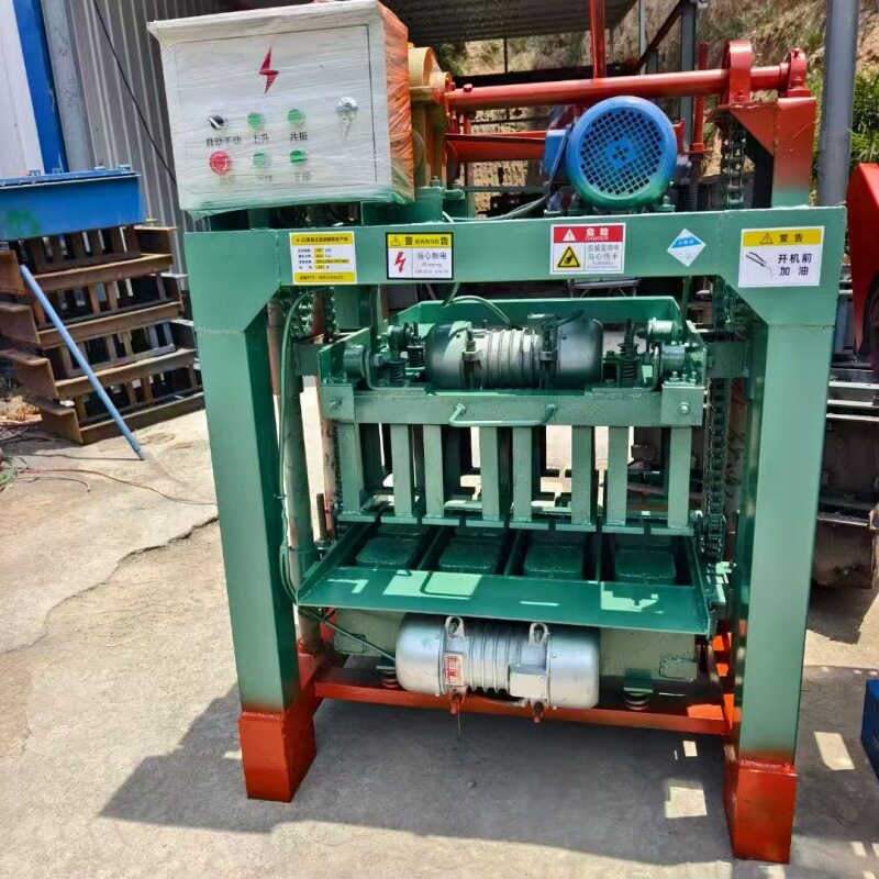 出口非洲移动半自动水泥空心制砖机小型砌块垫块铺路护坡 木砖机
