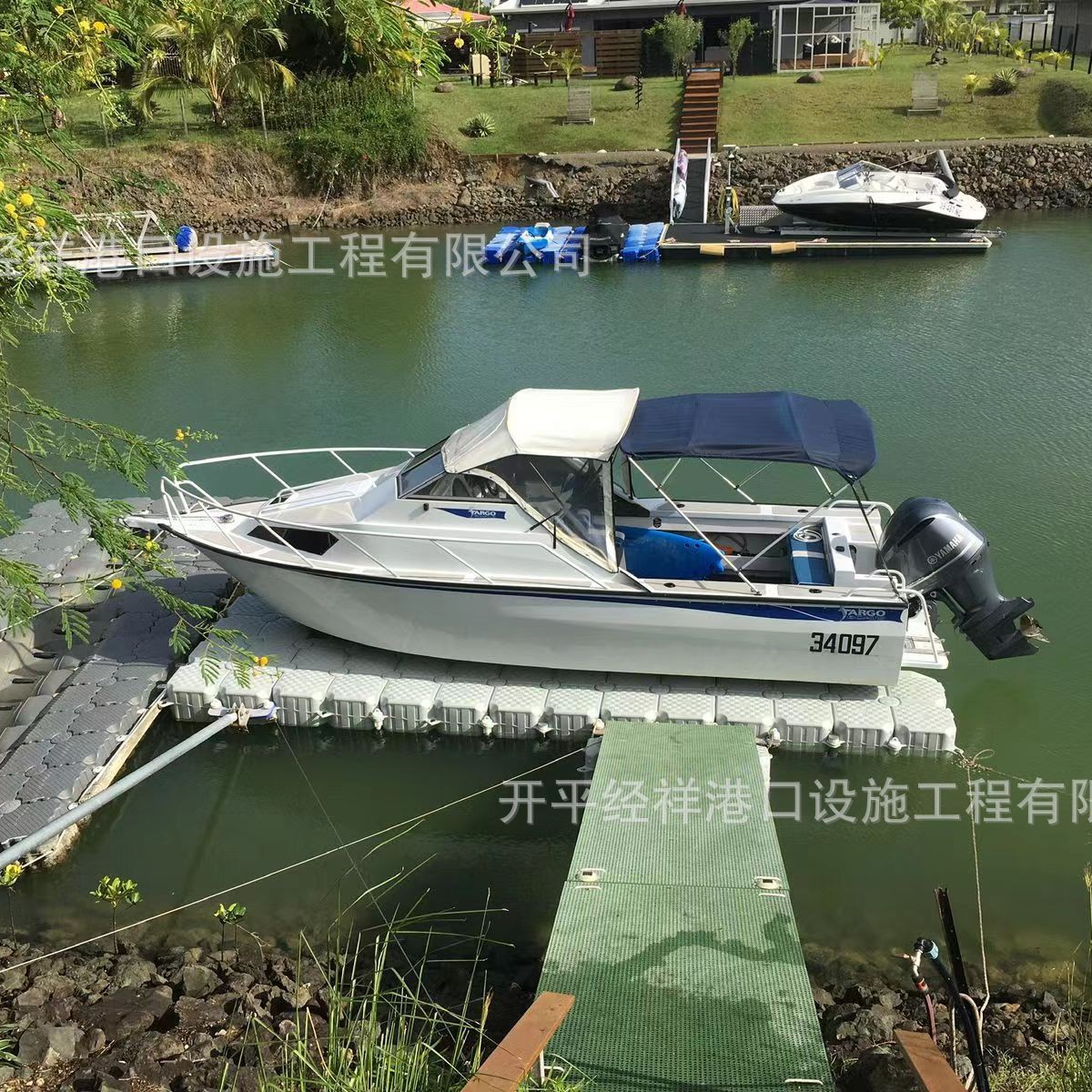 厂家直销水上码头浮桥网箱养殖钓鱼水上休闲平台摩托艇快艇泊位