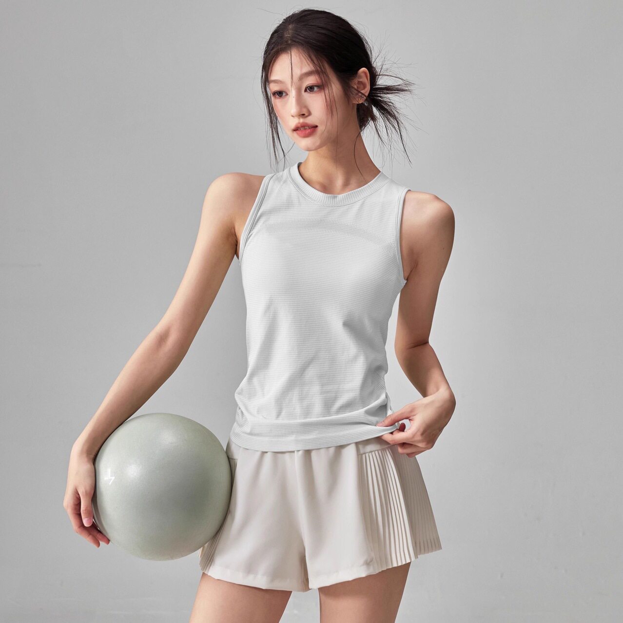薄款速干瑜伽服健身背心女弹力显瘦跑步训练外穿无袖运动上衣夏