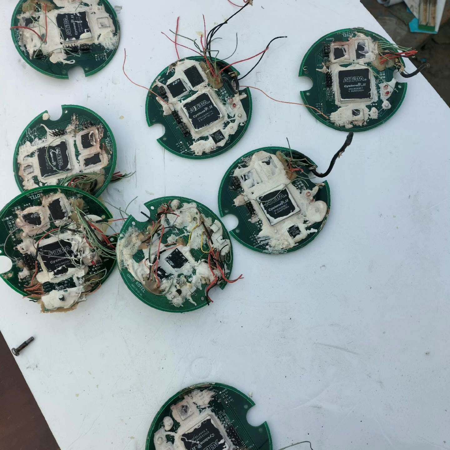 可维修军工设备上拆下来的AD9481BSUZ-250,EP2C8Q议价