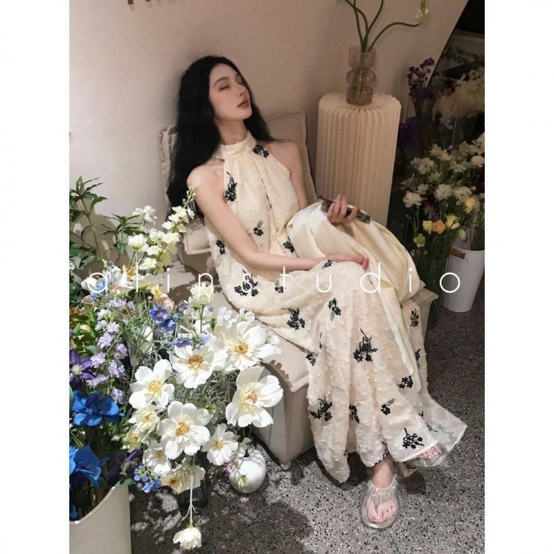 速发夏花新款时尚潮流款温莎之恋复古法式印季连柔挂脖长款温衣裙