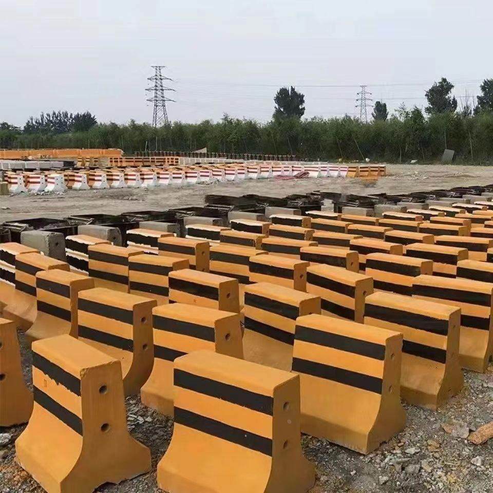 内蒙古混凝土水泥隔离墩停车场防撞墩高速路口分流警示隔离墩水泥,搬运/仓储/物流设备,其他起重搬运设备,淘宝优惠券,粉丝福利购,淘宝优惠卷