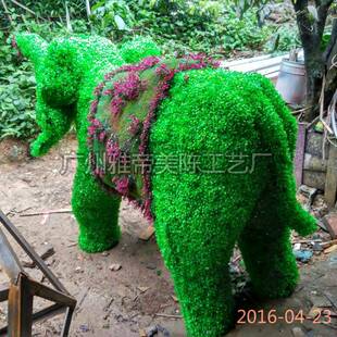 圣诞活动户外园林小品园艺花展绿植雕塑美陈景观长颈鹿花艺雕塑