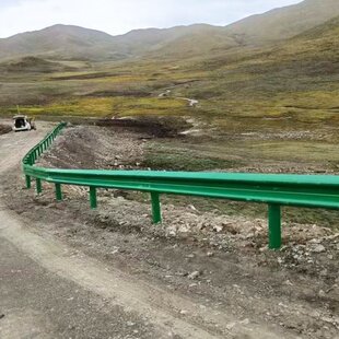 公路波形护栏防撞波浪型护栏板乡村道路两双波纹梁钢板马路防护栏