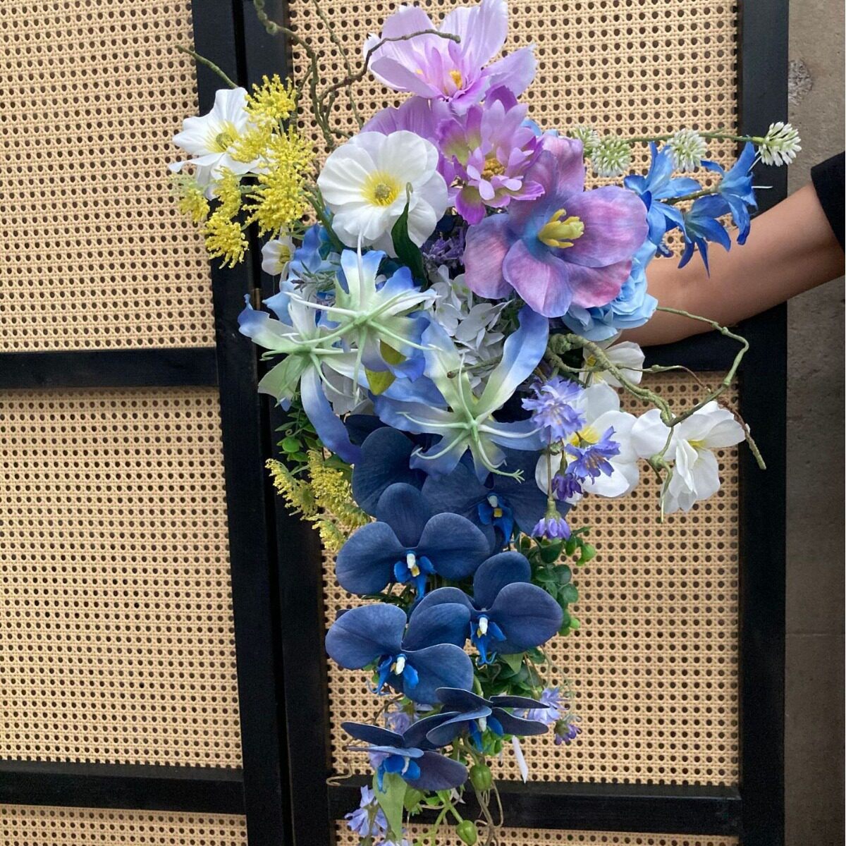 爆款蓝紫色高级水滴状手捧花仿真花假花装饰花束花艺婚礼家居摆件
