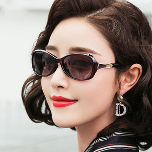 墨镜女小脸优雅开车偏光太阳镜小号小框中老年人眼镜 日本品质新款