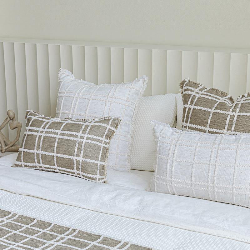 简约MVJ现酒店民宿床品套代件尾巾靠卡其色设计师样板间床旗抱枕