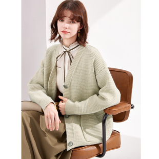 纳纹2025秋冬款纯色V领氛围感休闲上衣通勤百搭显瘦毛衣女