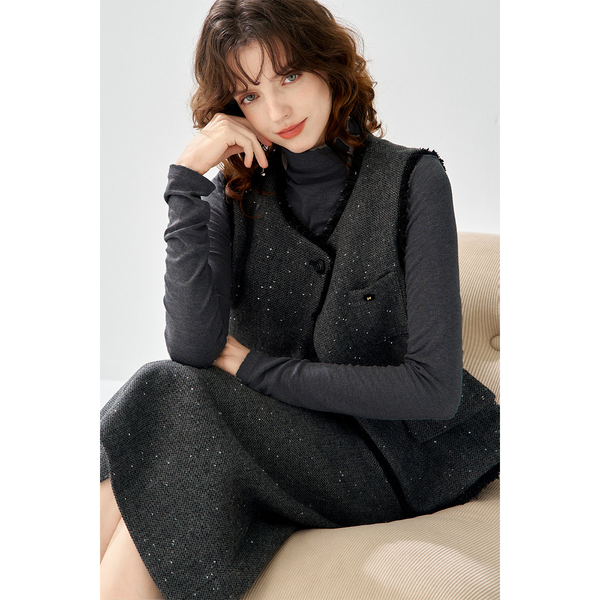 2025冬款小香风复古马甲针织内搭上衣高腰半裙三件套套装女,女装/女士精品,时尚套装,淘宝优惠券,粉丝福利购,淘宝优惠卷