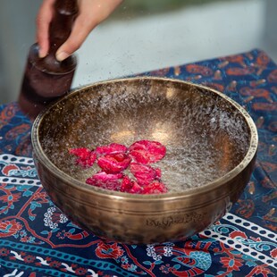 满月钵尼泊尔颂钵纯手工加厚冥想瑜伽唱I歌碗钵盂铜钵复古铜器摆