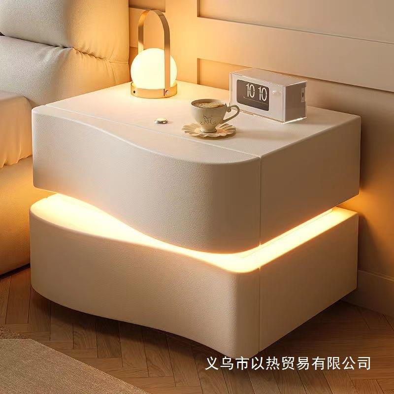奶油床头柜2025卧室创意家用新款现代简约高级实木床边收纳新型