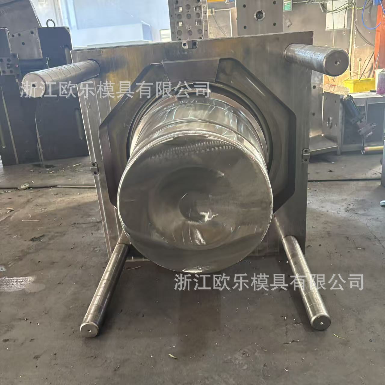 特大号塑料桶模具带盖储物桶模具加工注塑模具出口定制