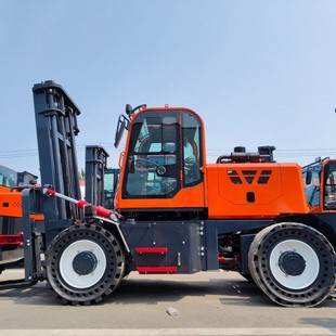越野叉车四驱后转向铰接式倾翻柴油3吨内燃侧移升降铲车全地形