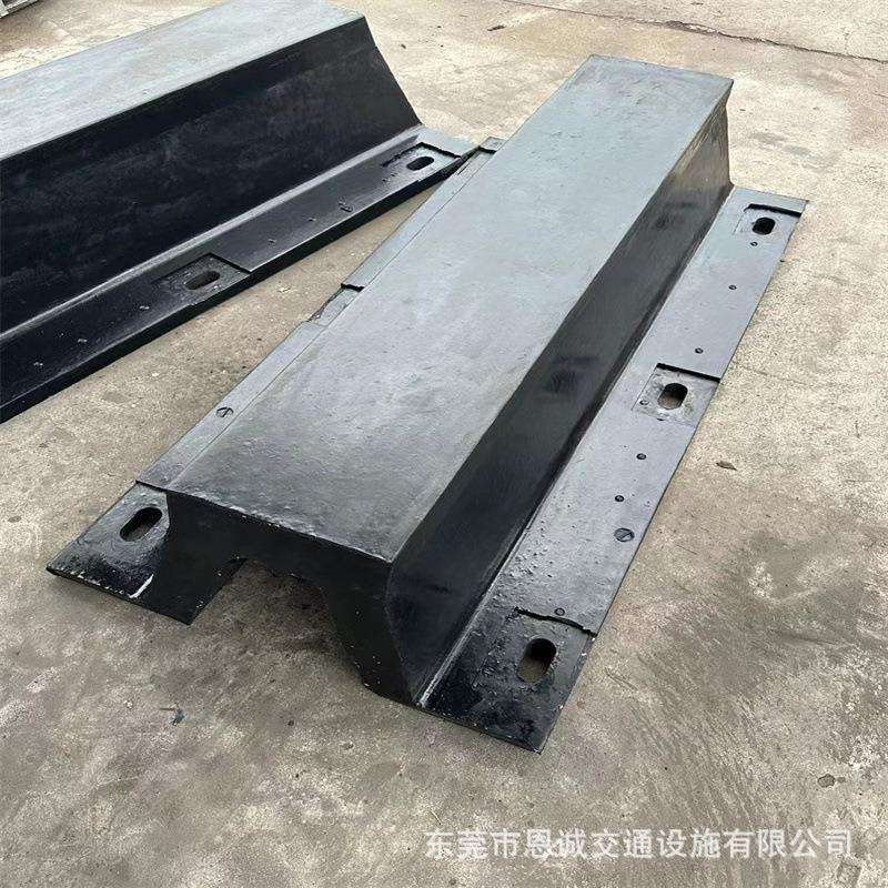 海口供应船舶防撞护舷码头防护胶块大型船舶专用SA500橡胶护舷
