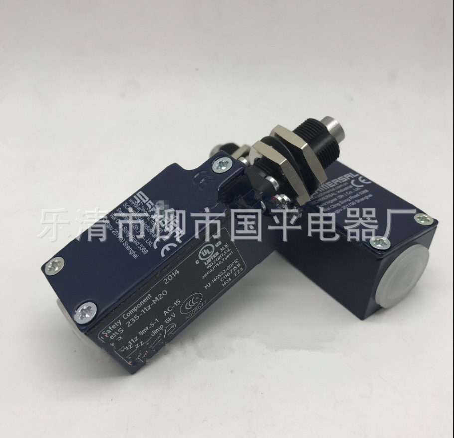 销售 限位行程开关Z4S235-02Z-M20限位开关 质保1年