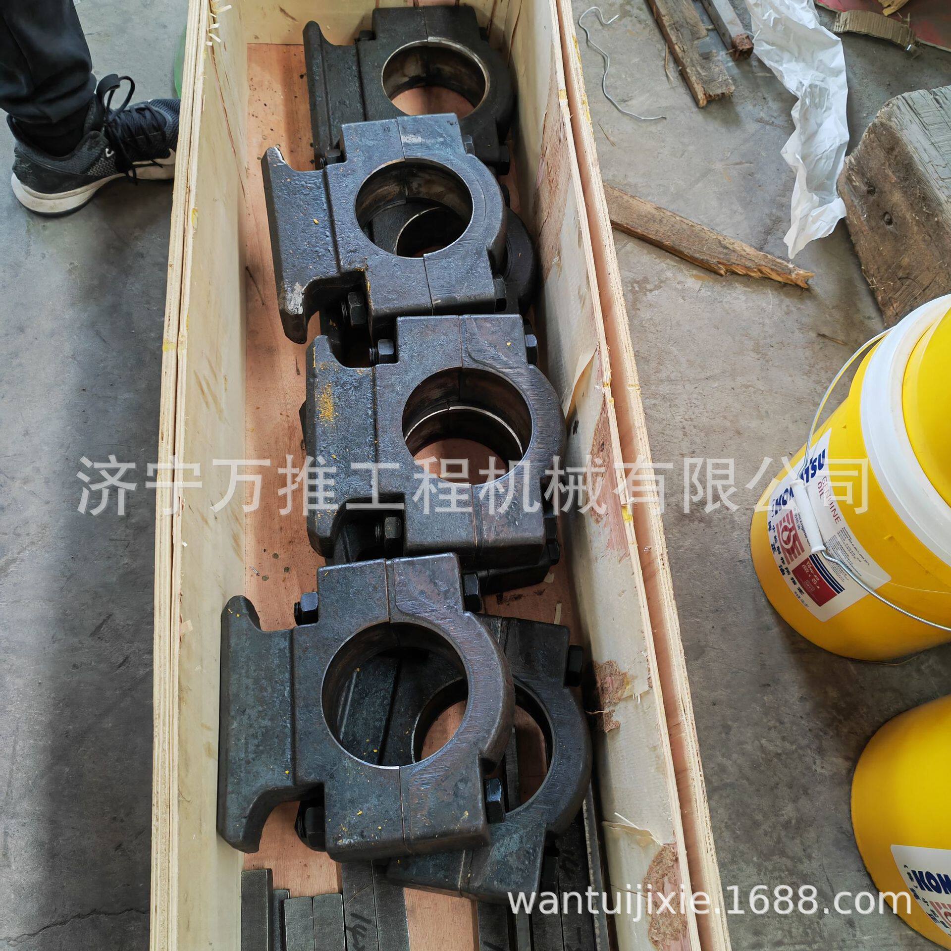 推土机D85PX-15 D85EX-15 支座 螺盖154-71-71340  154-71-71731