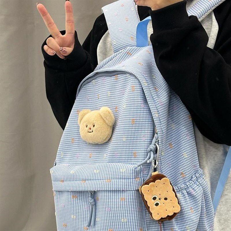 书包初中女生大小款休闲可爱日系双肩背包
