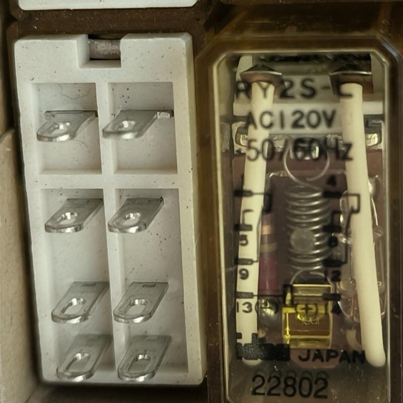 议价RY22S-L AC120V 进口和泉继电器 外包装旧