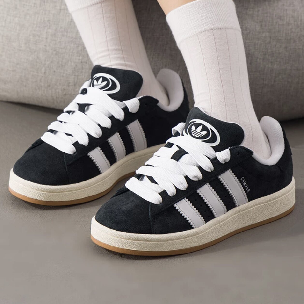 阿迪达斯adidas Grand Court男女休闲低帮耐磨板白黑板鞋IH6184