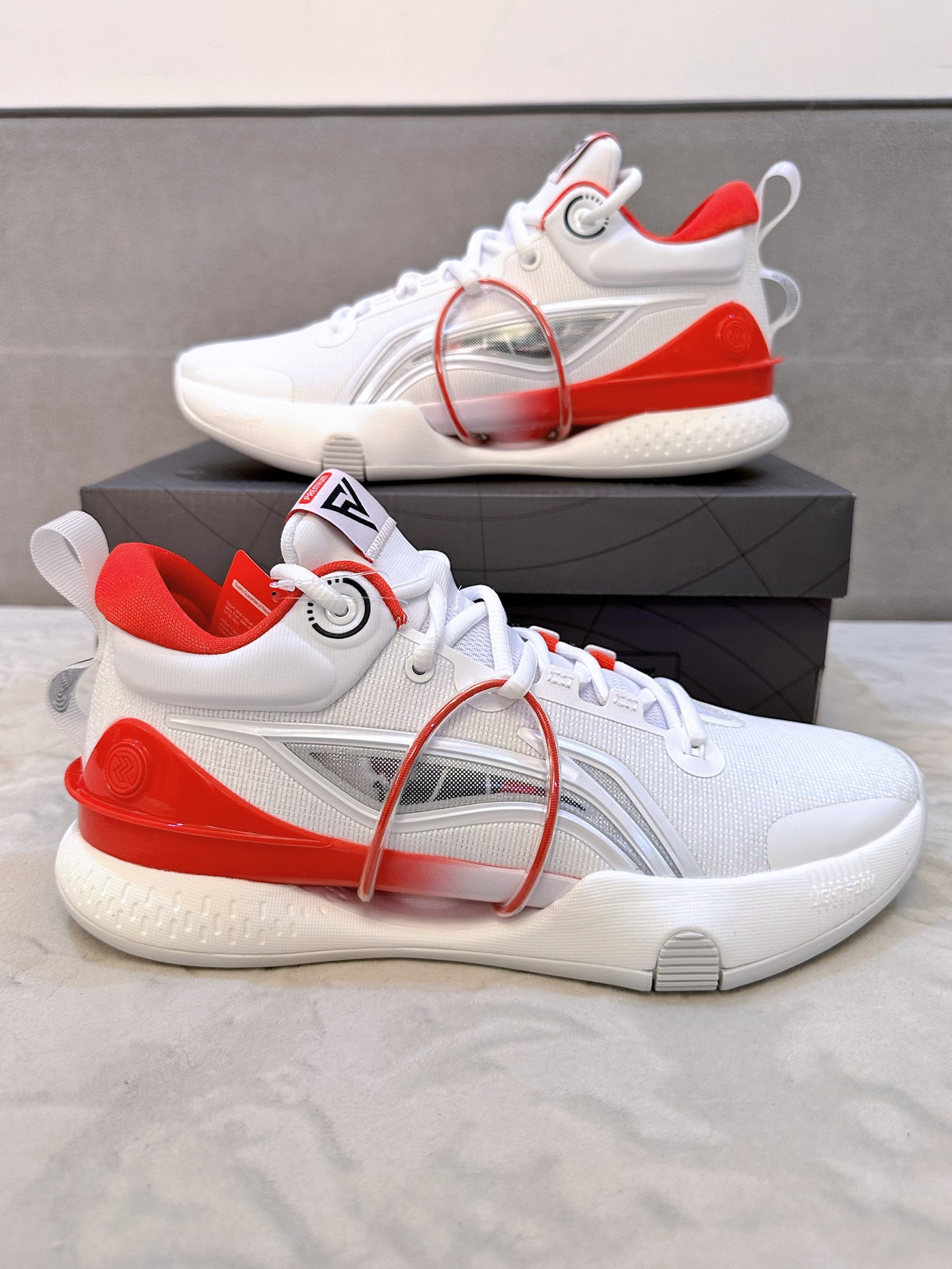 李宁闪击8男子后卫篮球鞋回弹男实战透气巴特勒同款专业篮球鞋