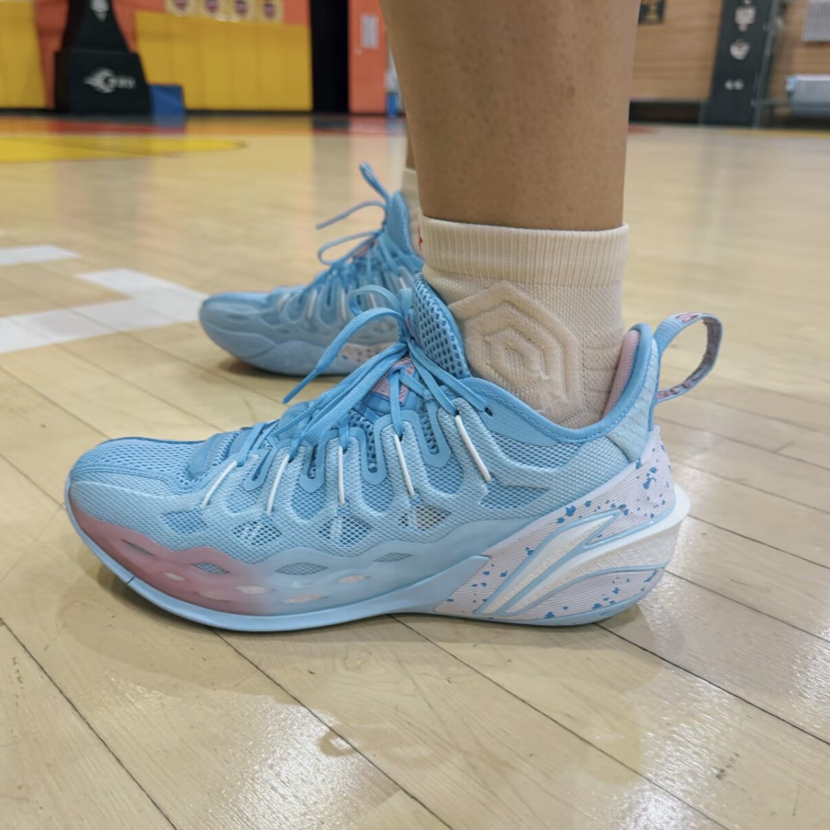 LiNing李宁Buckets Jb吉米巴特勒耐磨支撑防滑耐磨实战男子篮球鞋