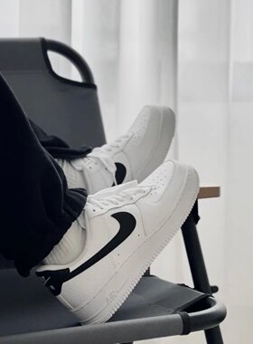 Nike Air Force 1 低帮 空军一号板鞋 白黑 CT2302-100 断码清仓