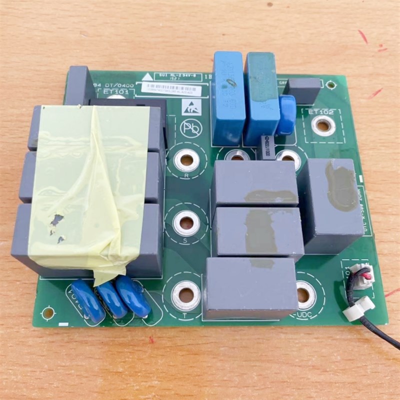 132B6184丹佛斯变频器FC360系列30-37KW滤波吸收防雷板