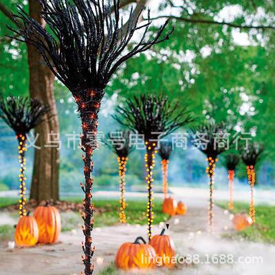 适配独立站新款  Pre-Lit Broomstick  万圣节预点燃扫帚场地布置