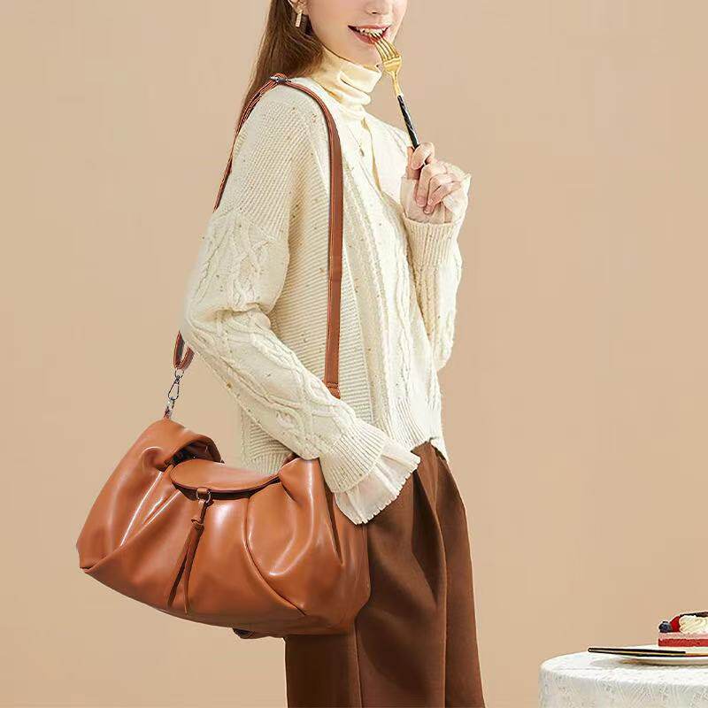 旅行健身运动女包棕色多功能褶皱包简约通勤手提包女士单肩斜挎包