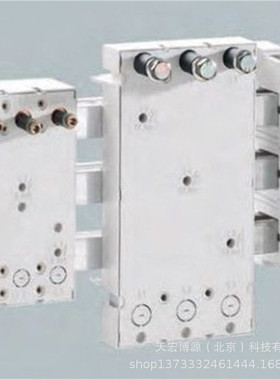 母线转接器 500A，4 极  185 x 300 N 在左侧上端连接至系统32585