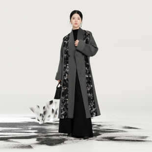 织造司[寒至]新中式喜鹊梅花织银毛呢子大衣外套女款2026新款上衣