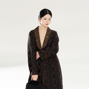 织造司[落秋霜]新中式莲花牡丹提花披袄大衣外套高领毛衣改良宋裤