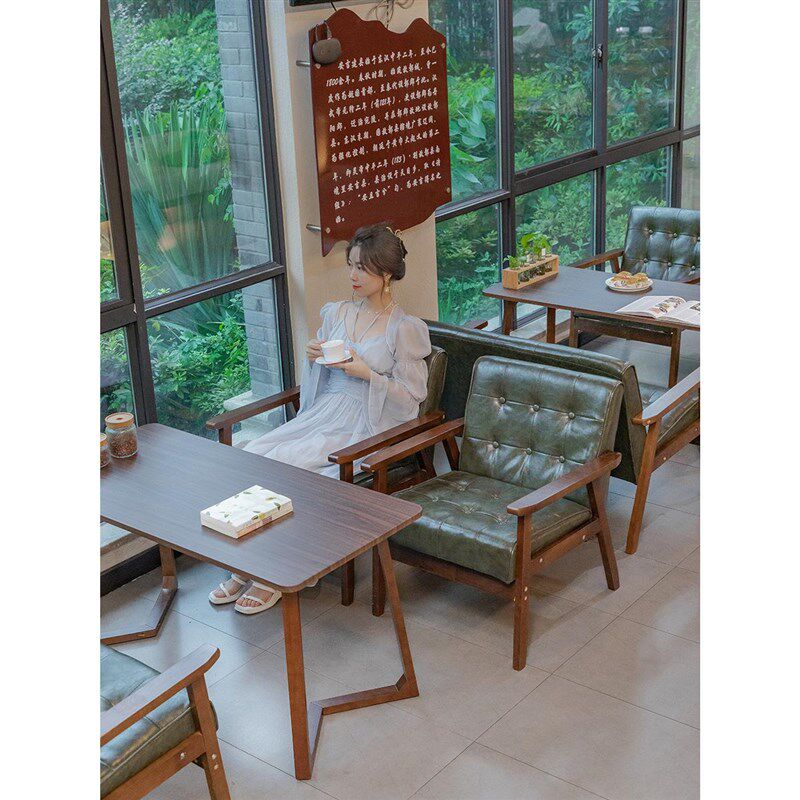 陕西咖啡餐厅美式复古实木双人卡座皮沙发洽谈酒R吧奶茶店桌椅组