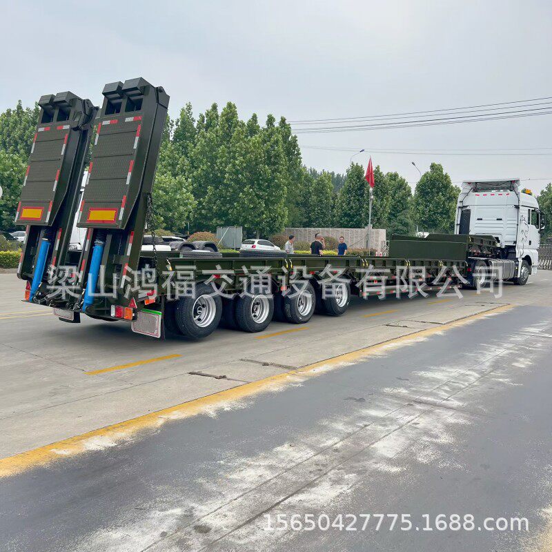 双节液压爬梯低平板半挂车 四轴钩机板 大件运输平板车